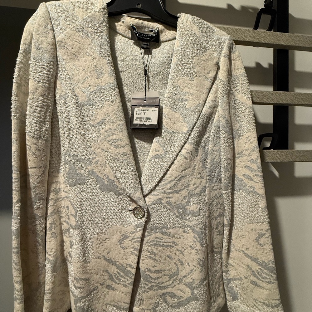 St. John Knits Couture White and Silver Textured Blazer with crystal button